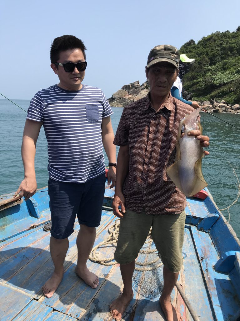 da nang fishing tour, da nang backpacker tourist